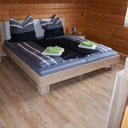 Fuenfeichener Weg 16 Lejlighed Eisenhüttenstadt Eksteriør billede